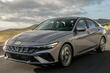Hyundai Elantra 2023 Testbericht: Limousinen-Facelift Foto 2