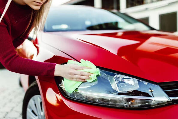 Wie reinigt man Autoscheinwerfer am besten? Tipps und Empfehlungen Foto 1