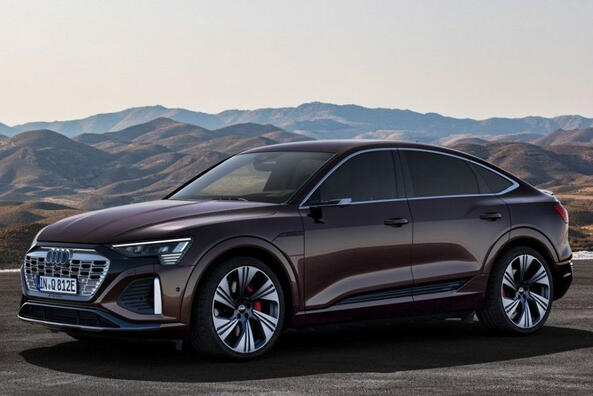 Testbericht des Premium-Coupé-Crossovers Audi Q8 e-tron Sportback Foto 2