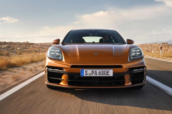 Porsche Panamera Turbo 2024: Testbericht des Hybrid-Liftbacks Foto 1
