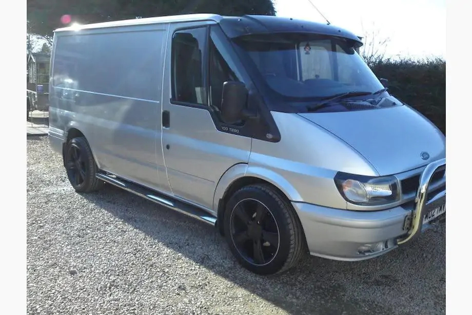 Ford Transit 2000–2014 Frontscheibenblende (schwarz glanz, 5mm) Foto 12