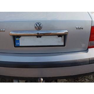 Chromleiste über dem Kennzeichen 1996-2001 (Edelstahl) Volkswagen Passat B5 1997-2005 Foto 3