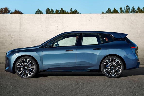 Testbericht zum aktualisierten Elektro-Crossover BMW iX 2025 Foto 3