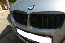 BMW 3 Series E90/E91 2005-2011 Nieren M-Look (für E-90/91 2005-2008, Schwarz Matt) Foto 1
