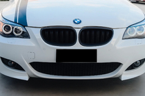 BMW 5 Series E60/E61 2003-2010 Nieren M-Look (schwarz matt) Foto 1