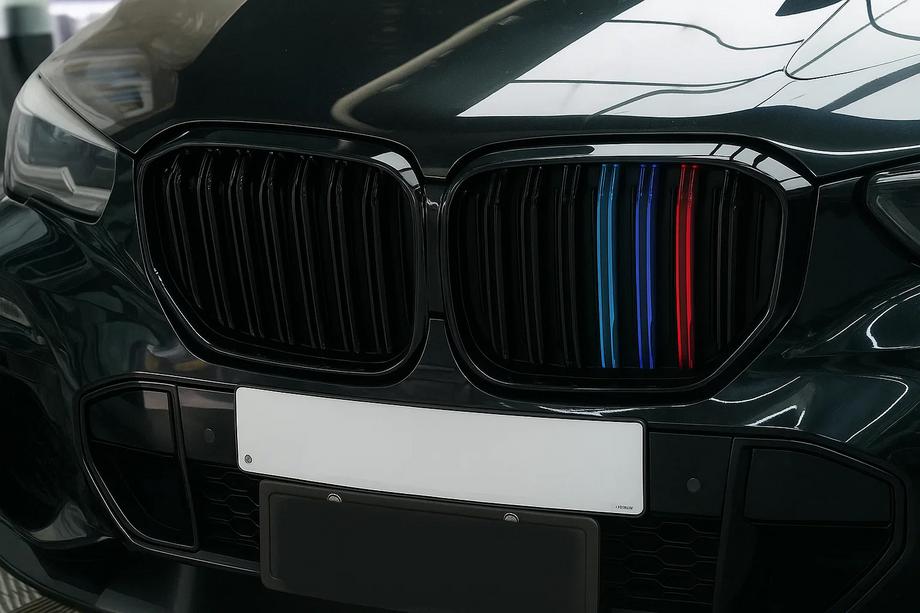 BMW X5 G05 2019–2026 Nieren M-Look (2019-2022, M-Color) Foto 1