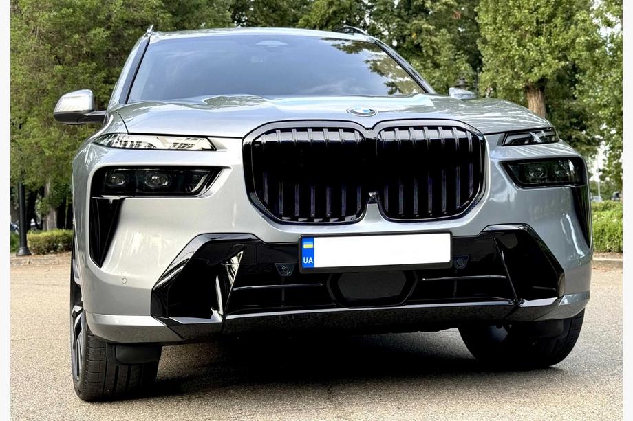 BMW X7 G07 2019- Nieren 1 Bar (2023+, Schwarz Glanz) Foto 1