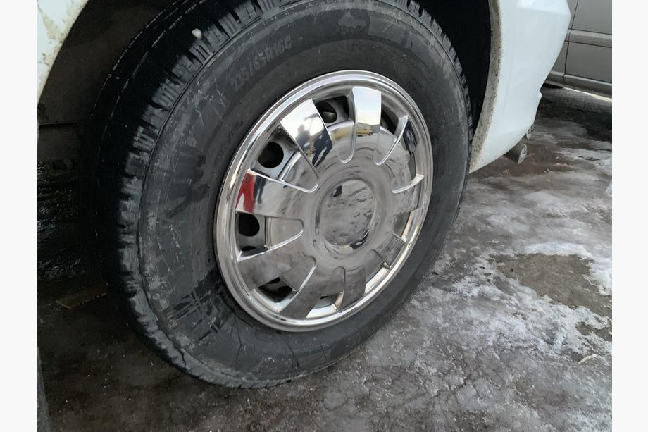 Mercedes Sprinter W906 2006–2018 Edelstahl Radkappen Blütenblätter (1-teilig, 4 Stk) Foto 6