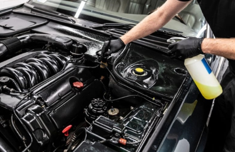 Muss ich den Motor meines Autos waschen?