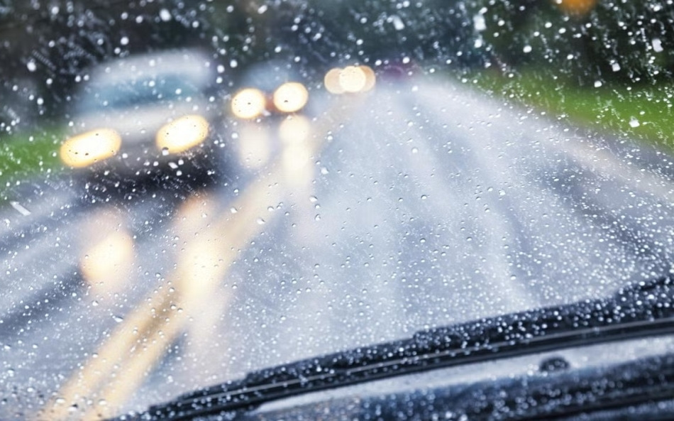 So vermeiden Sie Unfälle bei Regen: 5 praktische Tipps