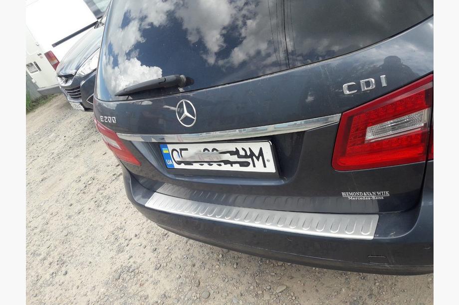 Mercedes E-class W212 2009-2016 Heckstoßstangenabdeckung OmsaLine (2009-2013, SW, Edelstahl) Foto 3