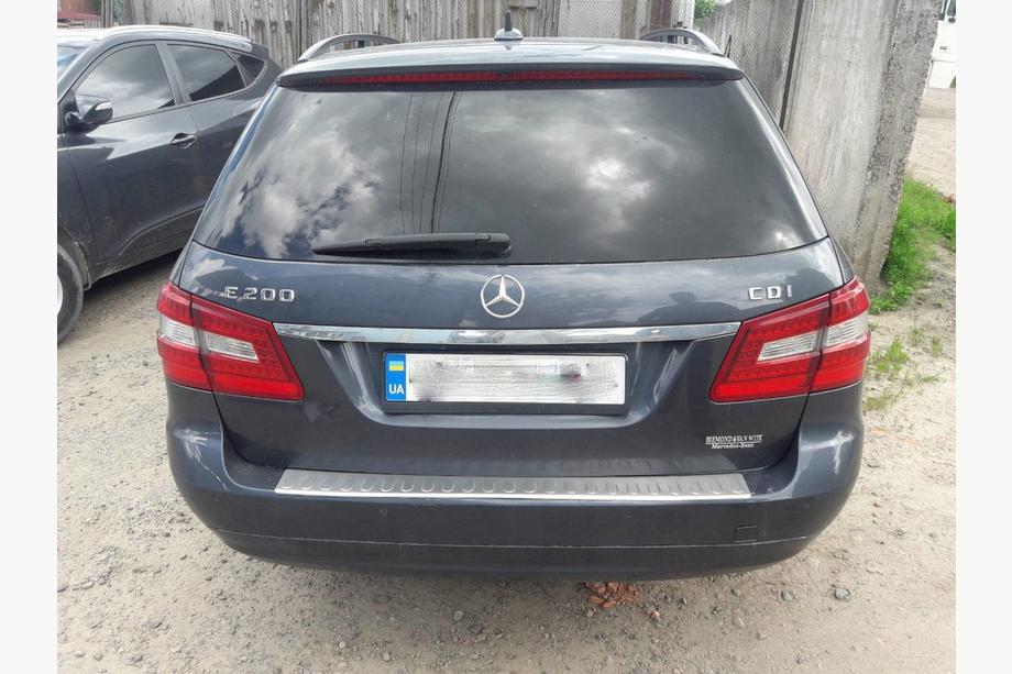 Mercedes E-class W212 2009-2016 Heckstoßstangenabdeckung OmsaLine (2009-2013, SW, Edelstahl) Foto 4