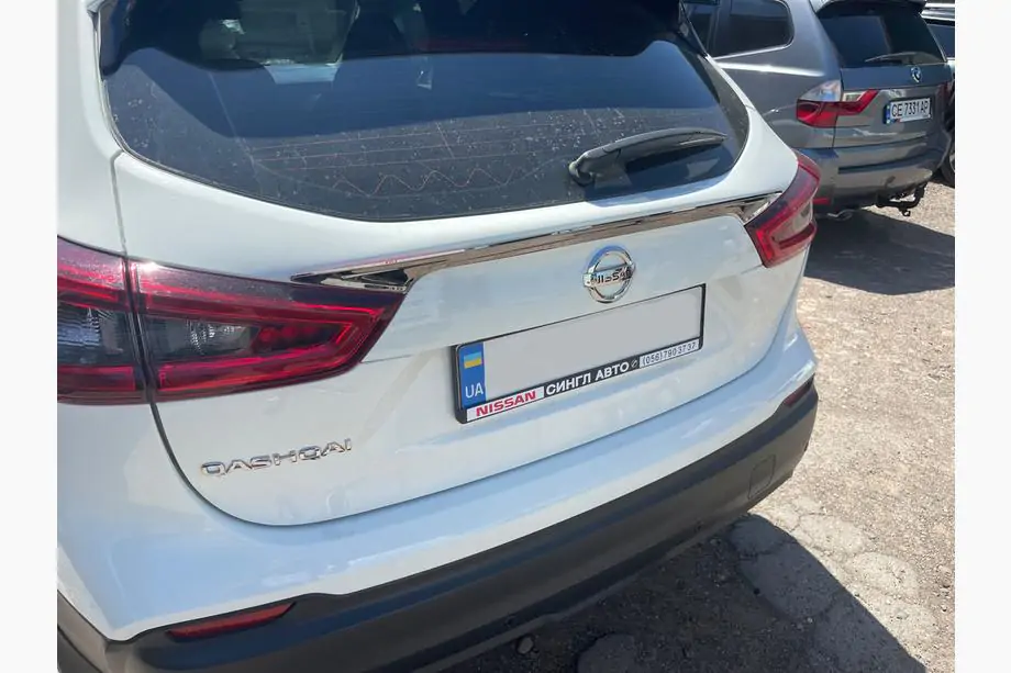 Nissan Qashqai 2014-2021 Chromleiste über dem Kennzeichen (Edelstahl) OmsaLine - Italienischer Edelstahl Foto 3