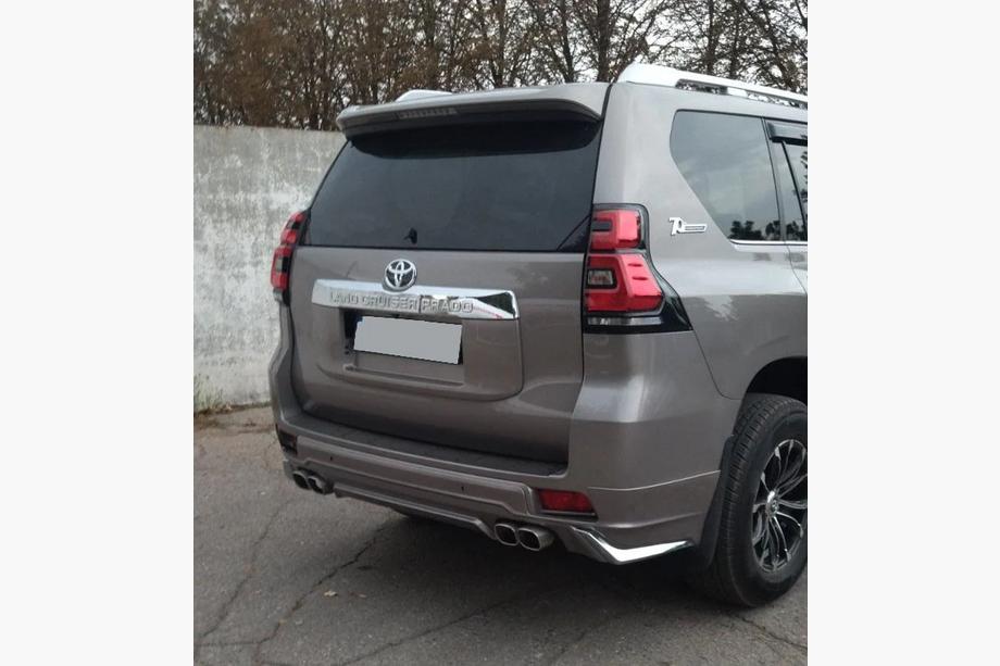 Toyota Land Cruiser Prado 150 2009-2023 Heckstoßstangenabdeckung Modelista V3 (2017-) Foto 2