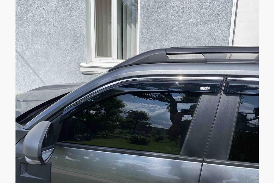 Dacia Duster 2024- Windabweiser mit Chromleiste (4 Stk, Niken) Foto 4