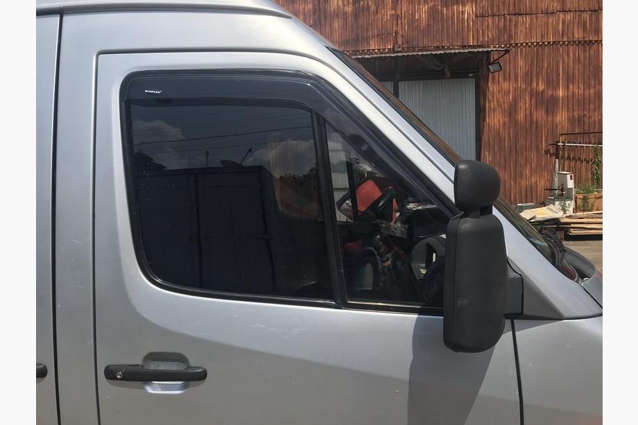 Mercedes Sprinter W901/902/903/904/905 1995–2006 Windabweiser (2 Stk, Sunflex) Foto 3