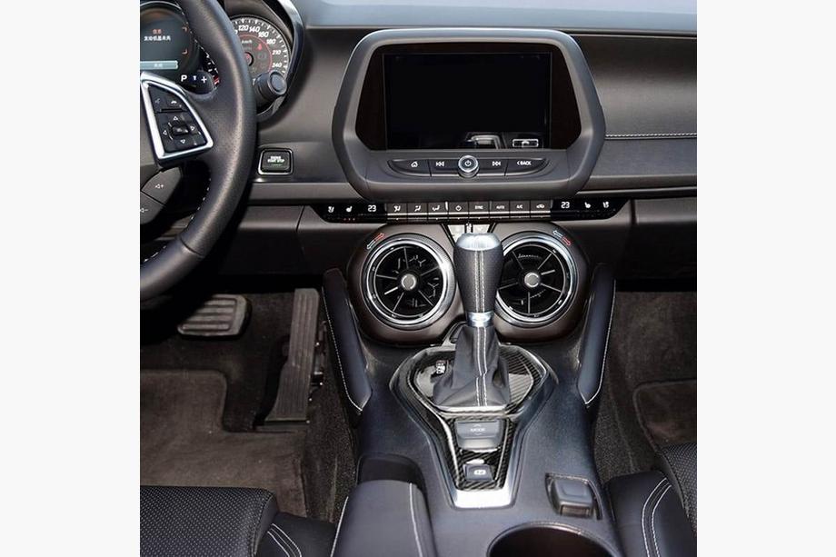 Chevrolet Camaro 2015- Abdeckung für Wählhebel (Carbon) Foto 2