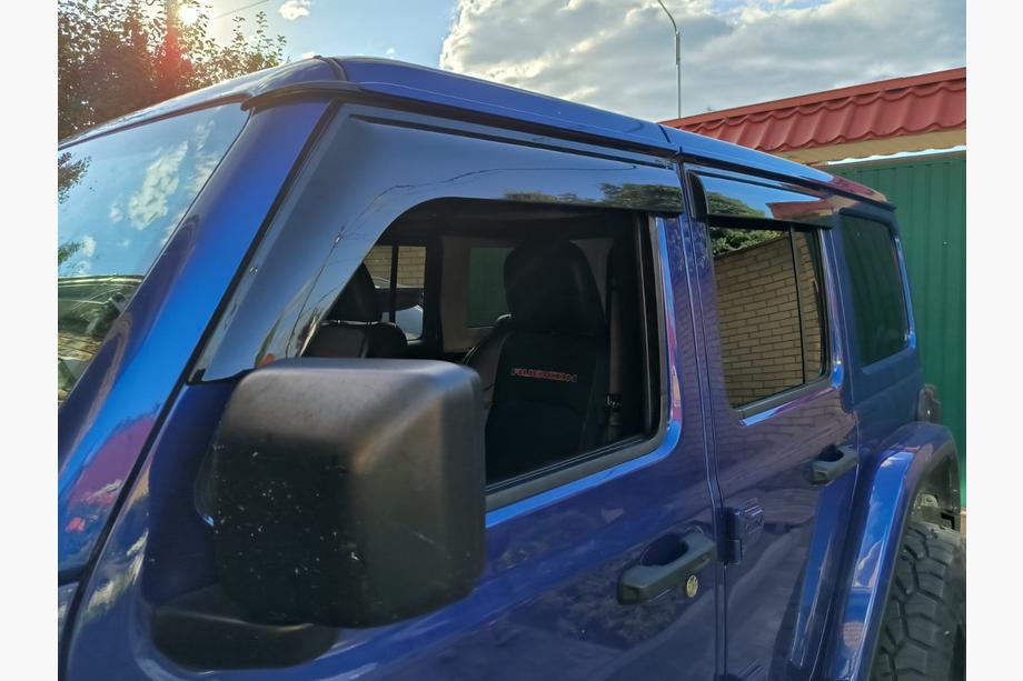 Jeep Wrangler 2018- Windabweiser Niken Luxury (4 Stk) Foto 3