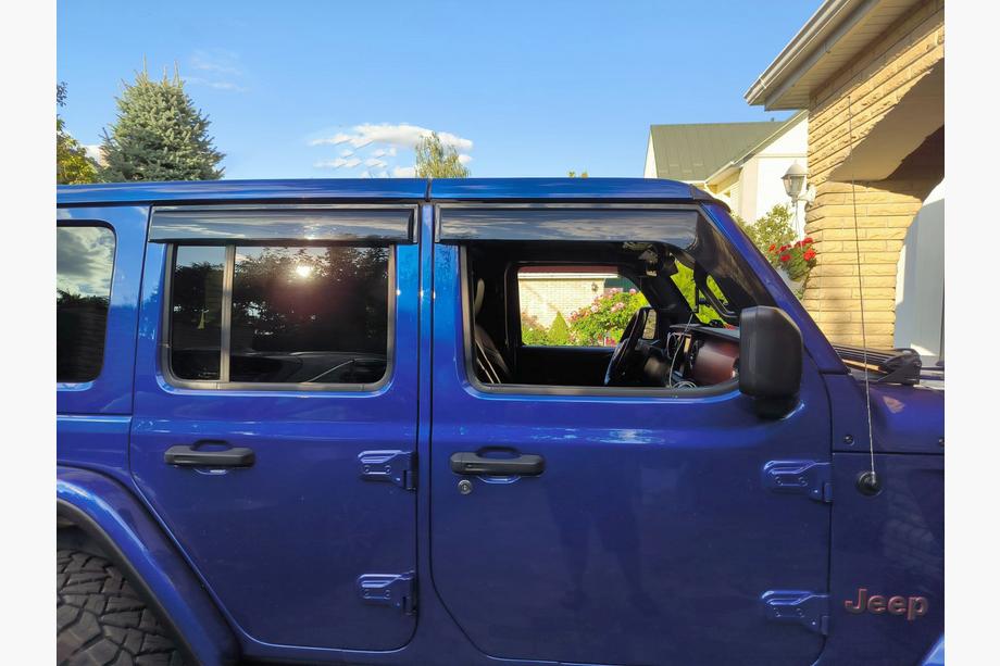 Jeep Wrangler 2018- Windabweiser Niken Luxury (4 Stk) Image