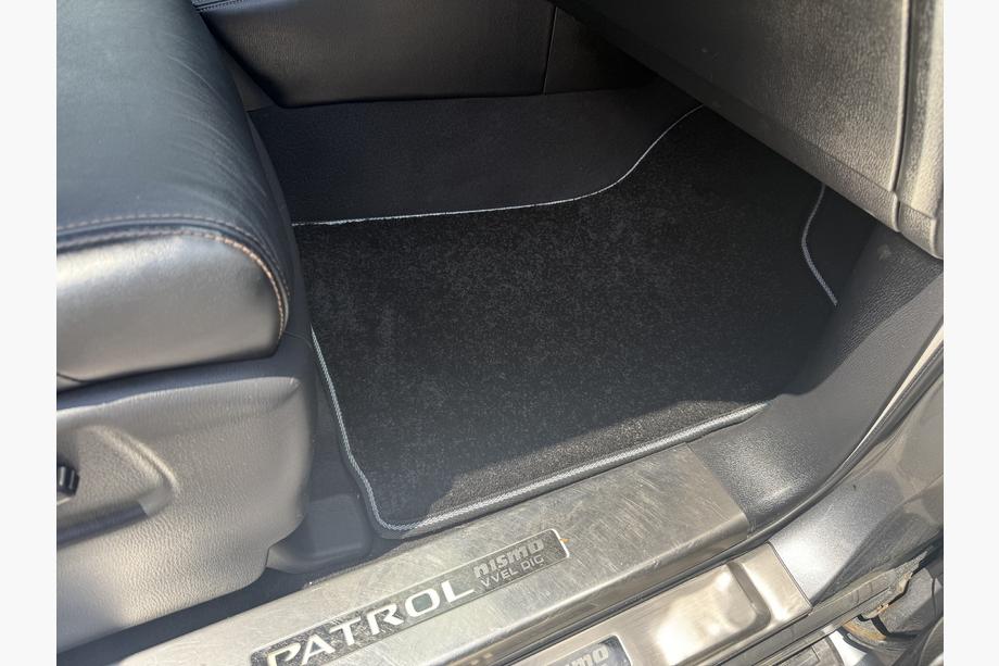 Nissan Armada 2016-2024 Textil Fußmatten Deluxe (3 Reihen, Schwarz) Foto 5