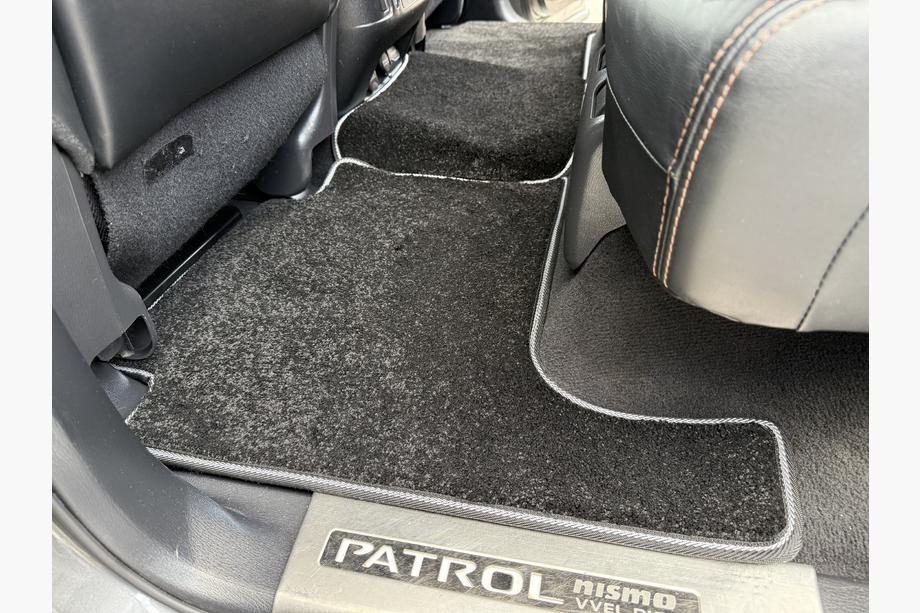Nissan Armada 2016-2024 Textil Fußmatten Deluxe (3 Reihen, Schwarz) Foto 10