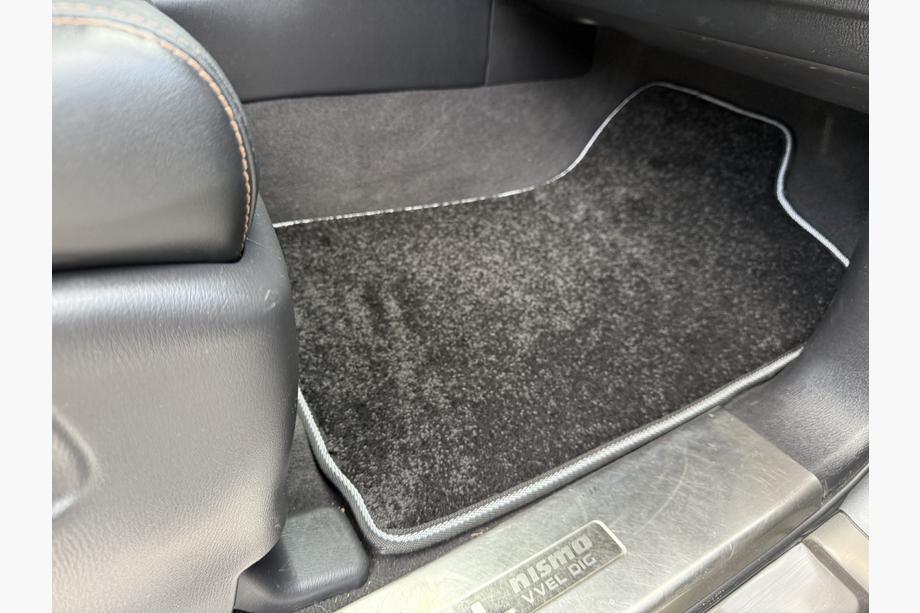 Nissan Armada 2016-2024 Textil Fußmatten Deluxe (3 Reihen, Schwarz) Foto 3