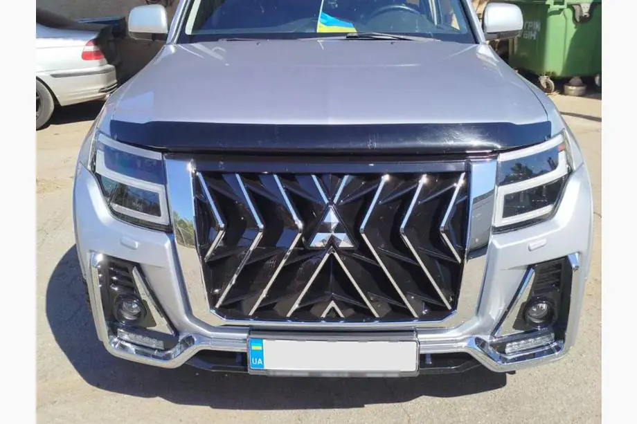 Mitsubishi Pajero Wagon IV 2006-2021 Frontscheinwerfer LXR Foto 7