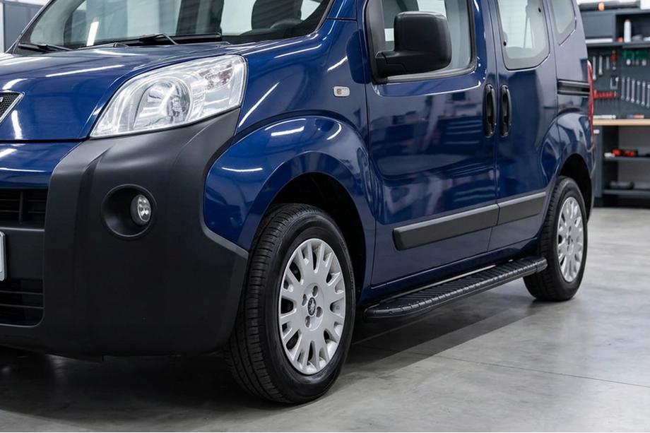 Peugeot Bipper 2008-2017 Seitenschweller Bosphorus Black (2 Stk., Aluminium) Image