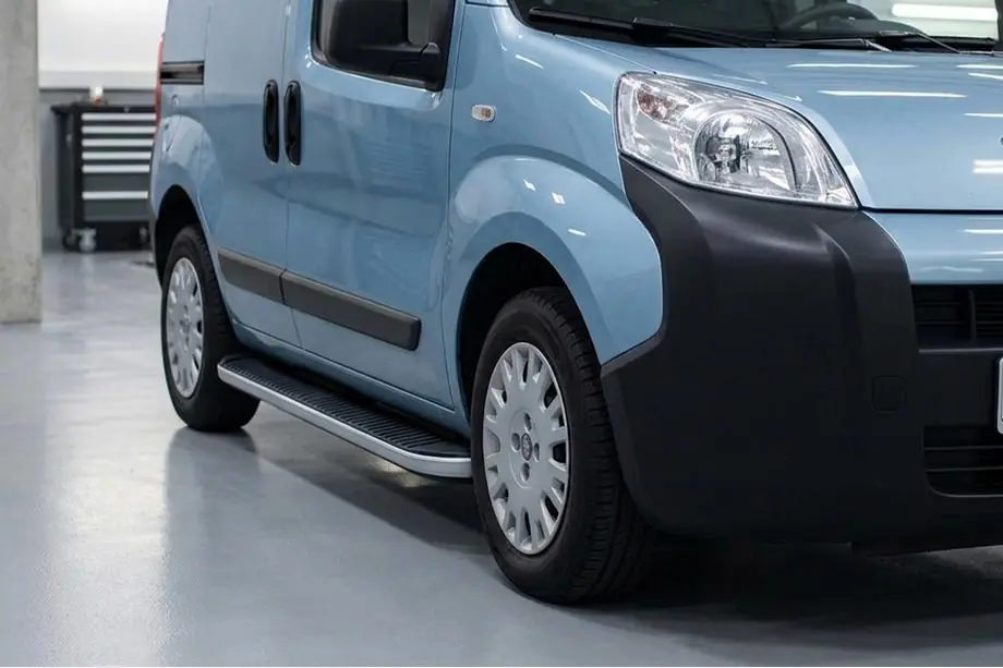 Peugeot Bipper 2008-2017 Seitenschweller Tayga Grey (2 Stk., Aluminium) Image