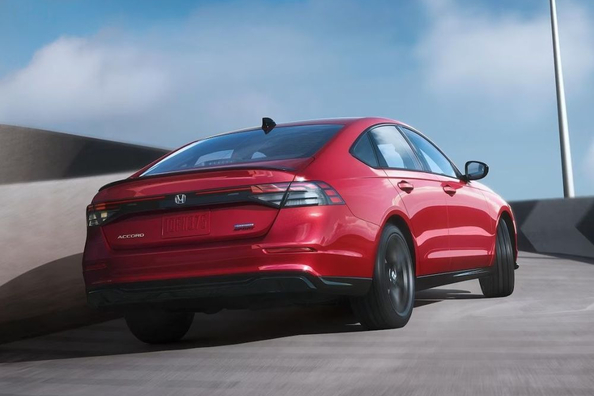 Honda Accord XI Generation: Testbericht der eleganten Limousine Foto 2