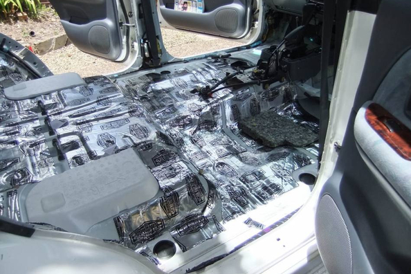 Wie viel schwerer ist das Auto nach der Schalldämmung?