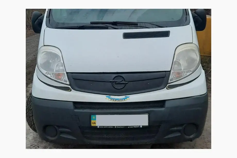 Opel Vivaro 2001–2015 Winterabdeckung für Kühlergrill 2007-2015 (V1, oben) Foto 1