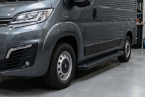 Citroen Jumper 2007-2025 Trittbretter Allmond Black (2 Stk., Aluminium) Foto 1