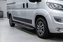 Fiat Ducato 2006-2025 Seitenschweller Bosphorus Black (2 Stk., Aluminium) Foto 1