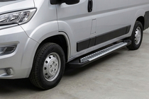 Peugeot Boxer 2006-2025 Seitenschweller Line (2 Stk., Aluminium) Foto 1