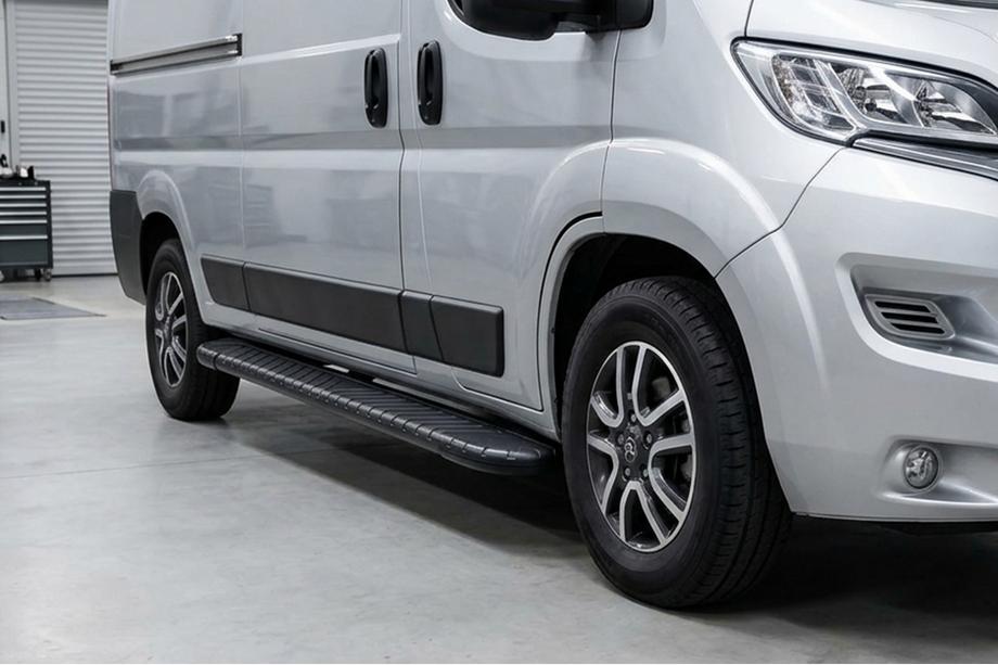 Peugeot Boxer 2006-2025 Seitenschweller Bosphorus Black (2 Stk., Aluminium) Image