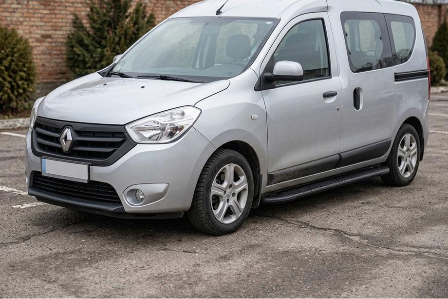 Dacia Dokker 2013-2022 Seitenschweller Bosphorus Black (2 Stk., Aluminium) Image