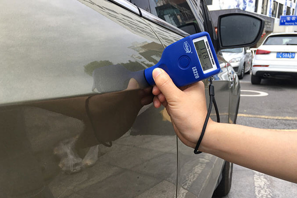 Was ist ein Lackschichtdickenmesser und wofür wird er beim Auto benötigt? Foto 1