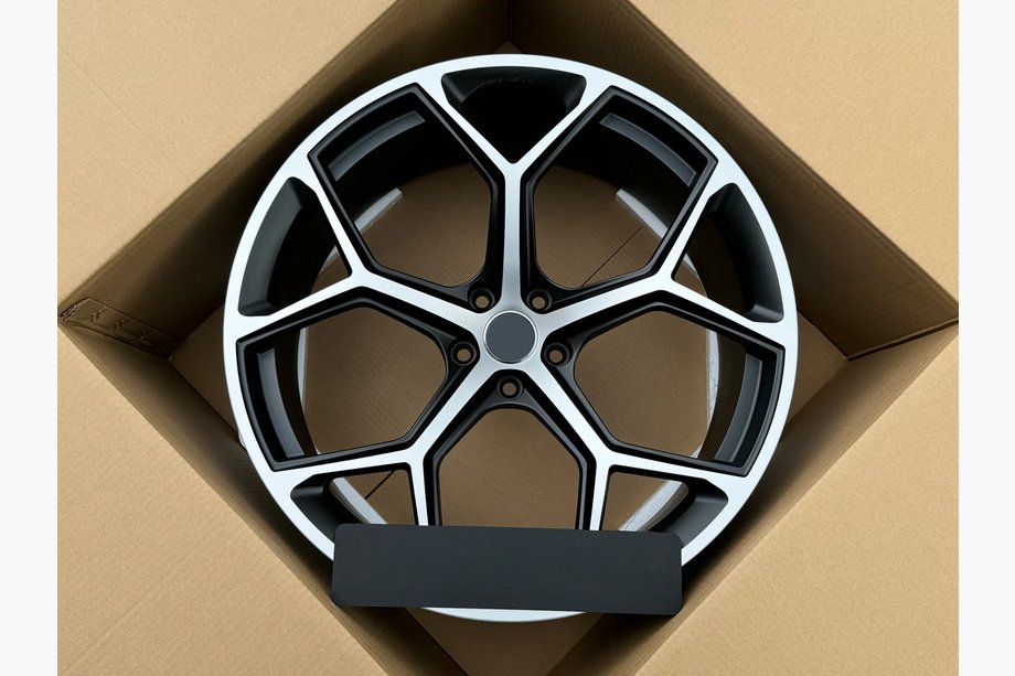 Audi Q7 2015–2026 Geschmiedete OEM Felgen R22 V1 (4 Stk) Image