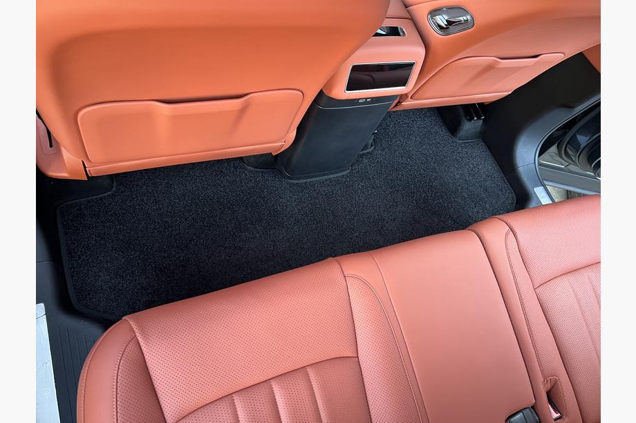 BYD Tang L 2025– Textil Fußmatten Premium (3 Reihen, Schwarz) Foto 4