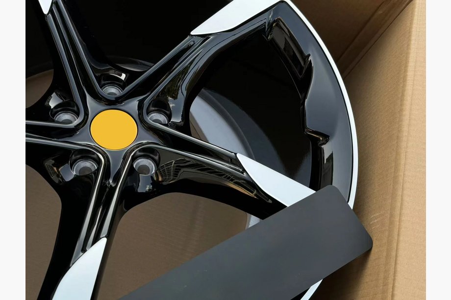 Ferrari 488 GTB 2015-2019 Geschmiedete OEM-Felgen R21 (4 Stk) Foto 9