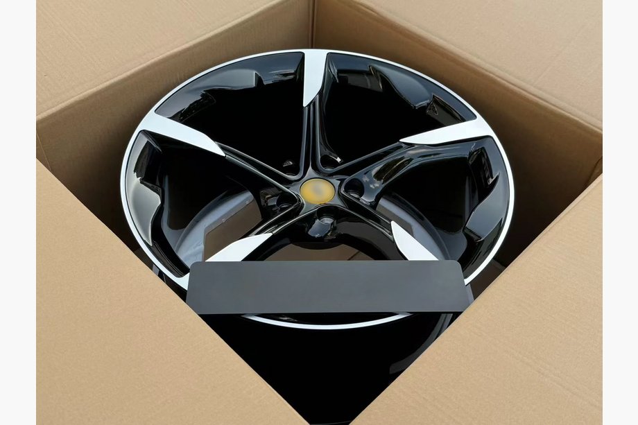Ferrari 488 GTB 2015-2019 Geschmiedete OEM-Felgen R21 (4 Stk) Foto 3