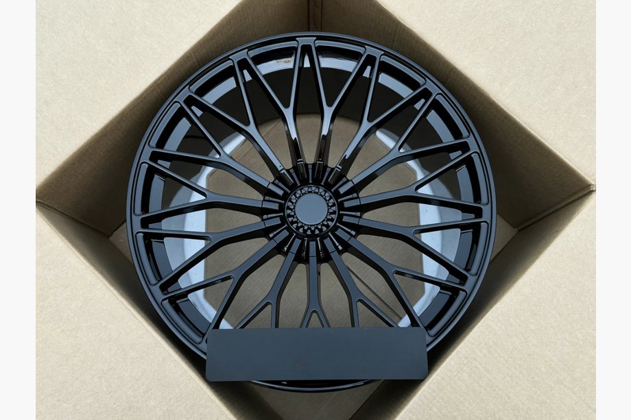 Lamborghini Urus 2018- Geschmiedete Felgen OEM R23 V5 (4 Stk) Image