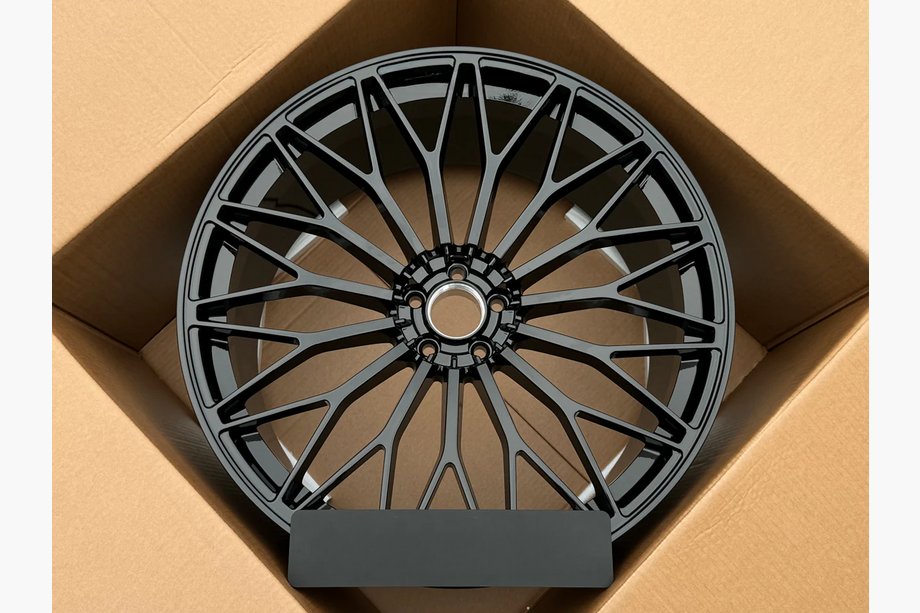 Lamborghini Urus 2018- Geschmiedete Felgen OEM R23 V7 (4 Stk) Image
