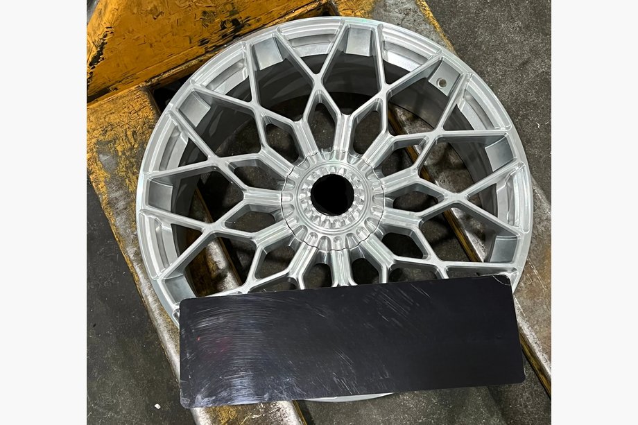 Lamborghini Huracan 2014- Geschmiedete OEM Felgen R20 R21 V2 (4 Stk) Foto 1