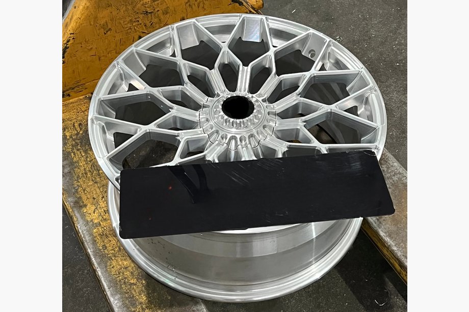 Lamborghini Huracan 2014- Geschmiedete OEM Felgen R20 R21 V2 (4 Stk) Foto 4