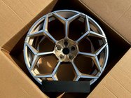 Lamborghini Urus 2018- Geschmiedete OEM Felgen R24 (4 Stk) Foto 11
