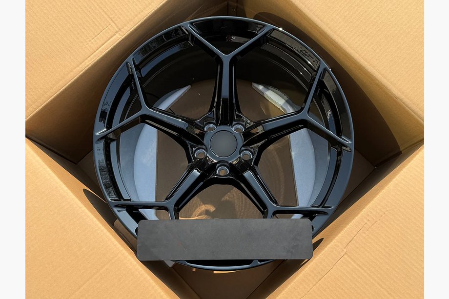 Lamborghini Huracan 2014- Geschmiedete OEM Felgen R20 V3 (4 Stk) Image