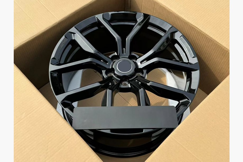 Range Rover Sport 2014-2022 Geschmiedete OEM-Felgen R21 (4 Stk) Foto 3
