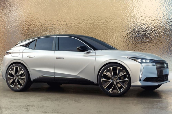 DS N°4 2025 Übersicht: Hybridversionen für umweltfreundlichen Premium Foto 3